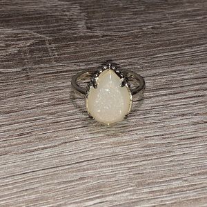 KENDRA SCOTT SIZE 7.5 WHITE DRUZY RING